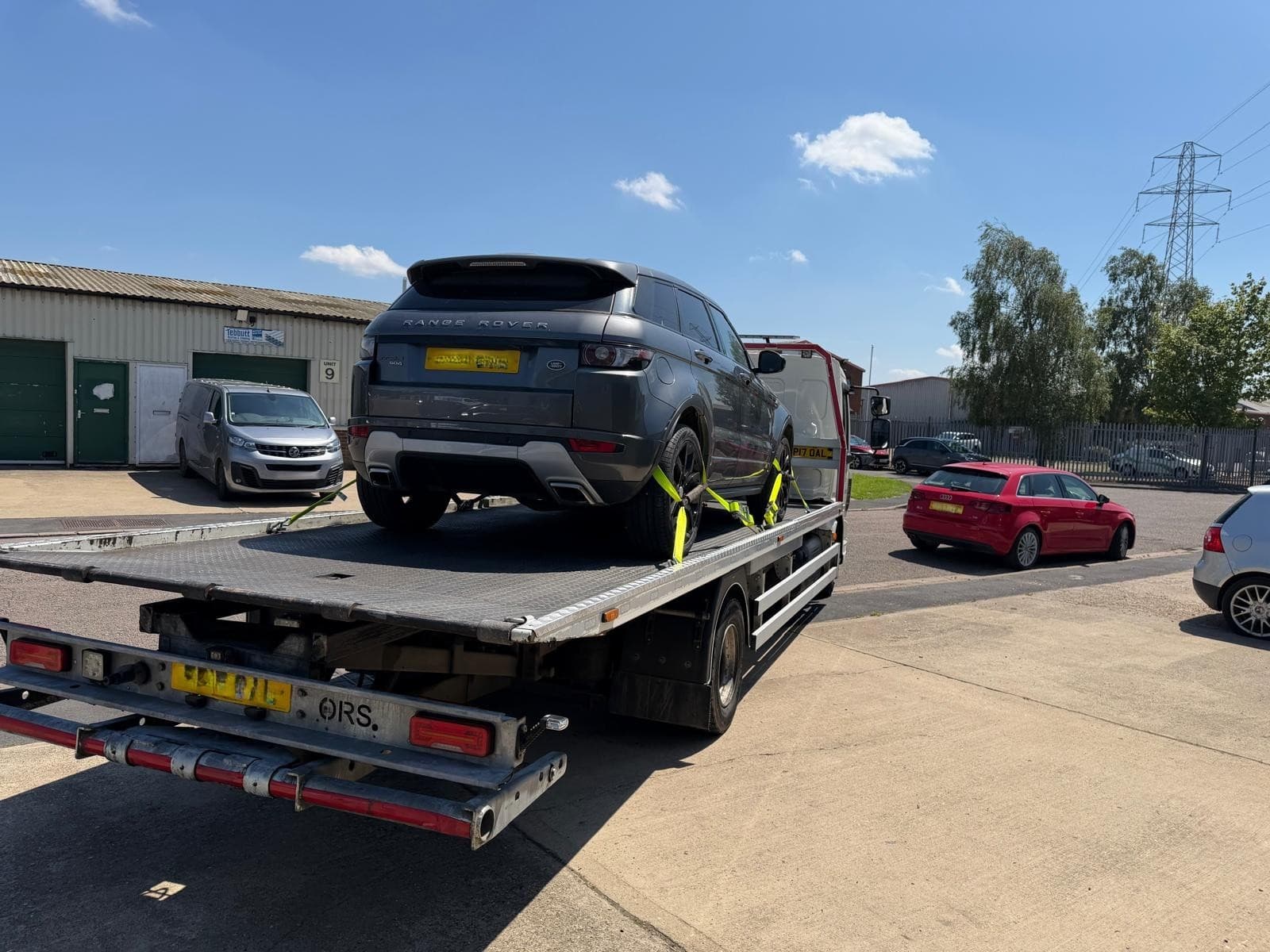 Range Rover vehicle recovery from Boston, Lincolnshire to Nottingham completed safely by a trusted UTEO recovery operator using professional long-distance vehicle transport equipment.